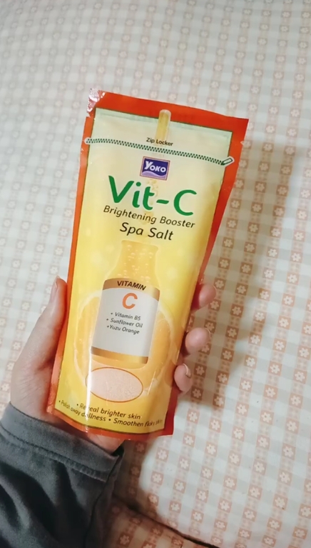 Yoko Vit-C Brightening Booster Spa Salt เกลือสปาขัดผิวสูตรผสมสารสกัดส้มยูสุ รีวิว