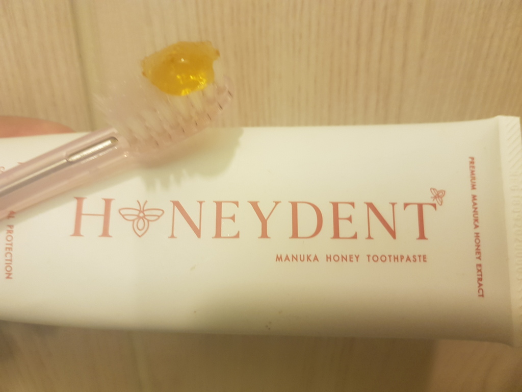 HoneyDent ยาสีฟันสูตรน้ำผึ้งมานูก้า รีวิว